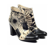 GOBY Monochrome Muse Enkellaarsjes – Handmade – Vegan Leer