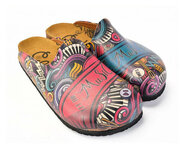 GOBY Clogs mit Musikprint – Handgefertigt