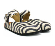 GOBY Clogs mit Zebra-Print – Handgefertigt