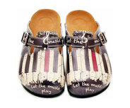 GOBY Clogs mit Klavierprint – Handgefertigt